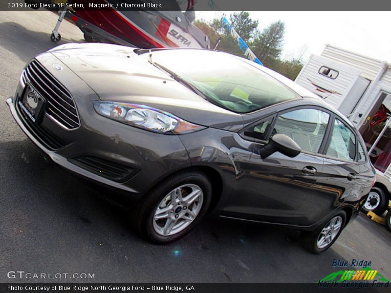 Magnetic / Charcoal Black 2019 Ford Fiesta SE Sedan
