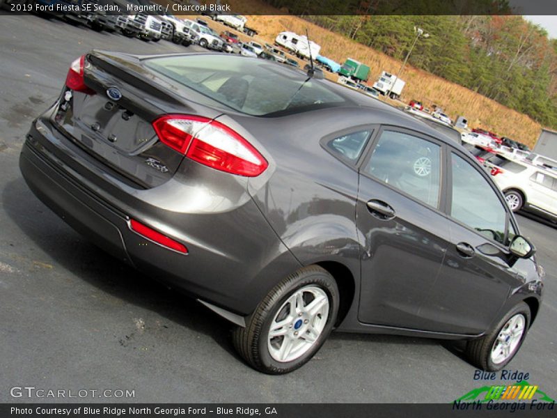 Magnetic / Charcoal Black 2019 Ford Fiesta SE Sedan