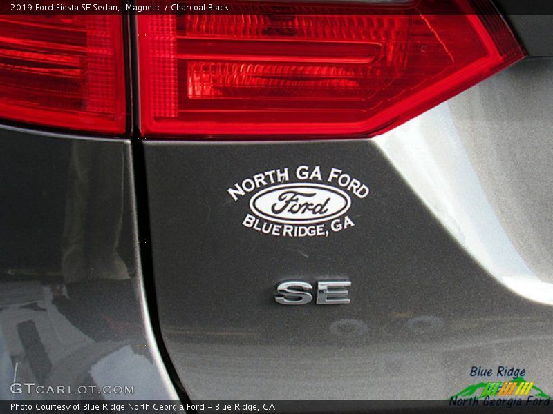 Magnetic / Charcoal Black 2019 Ford Fiesta SE Sedan