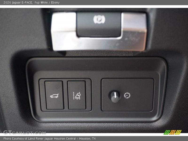 Fuji White / Ebony 2020 Jaguar E-PACE