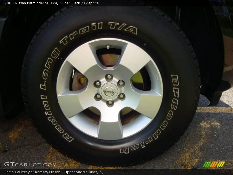 Super Black / Graphite 2006 Nissan Pathfinder SE 4x4