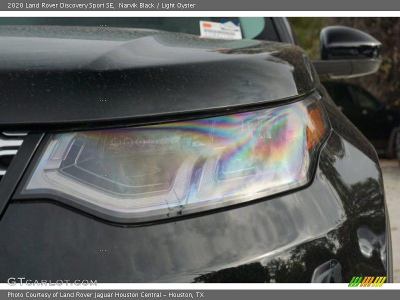 Narvik Black / Light Oyster 2020 Land Rover Discovery Sport SE