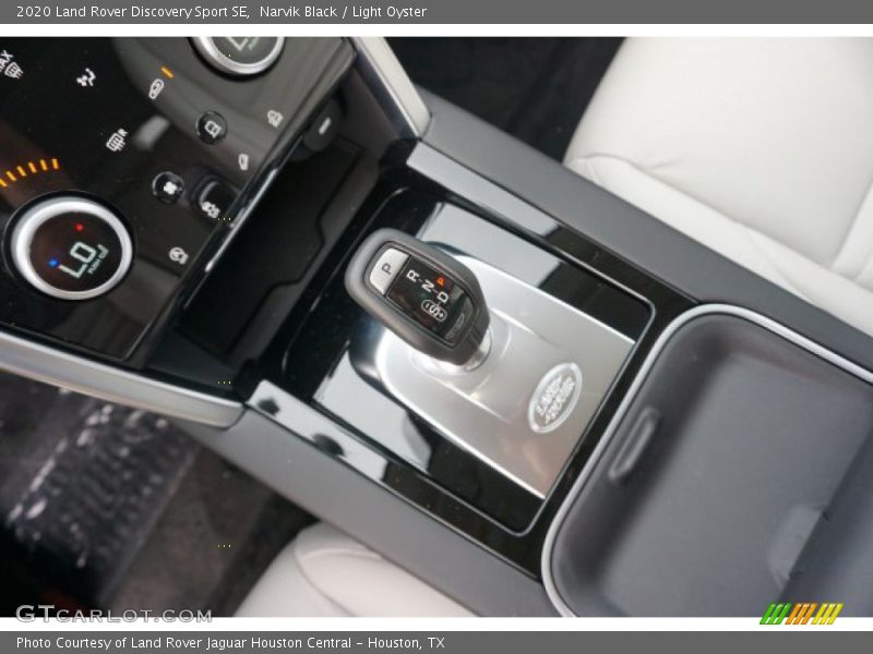 Narvik Black / Light Oyster 2020 Land Rover Discovery Sport SE