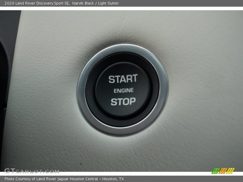Narvik Black / Light Oyster 2020 Land Rover Discovery Sport SE