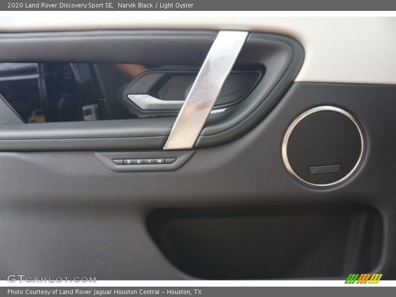 Narvik Black / Light Oyster 2020 Land Rover Discovery Sport SE