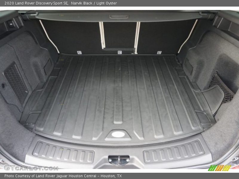 Narvik Black / Light Oyster 2020 Land Rover Discovery Sport SE