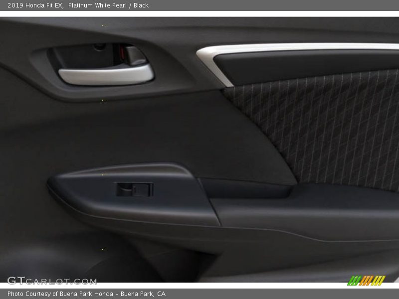Platinum White Pearl / Black 2019 Honda Fit EX