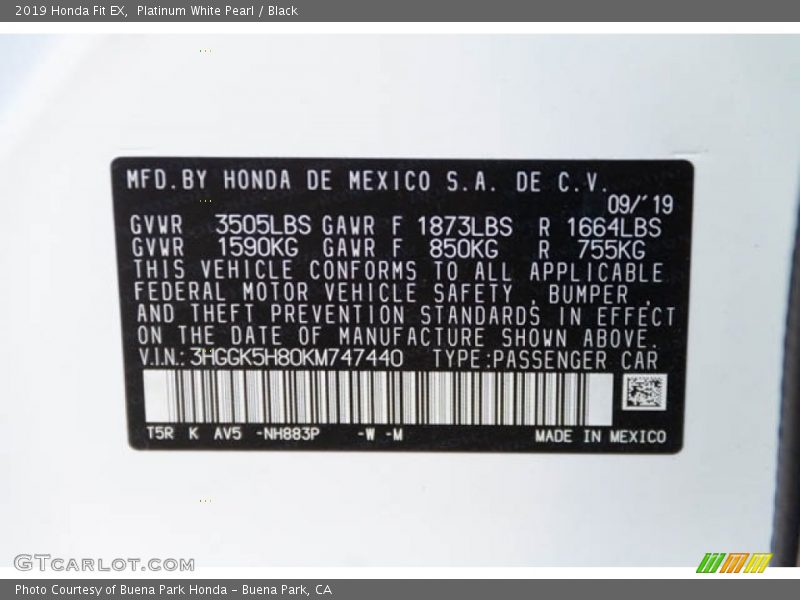 Platinum White Pearl / Black 2019 Honda Fit EX