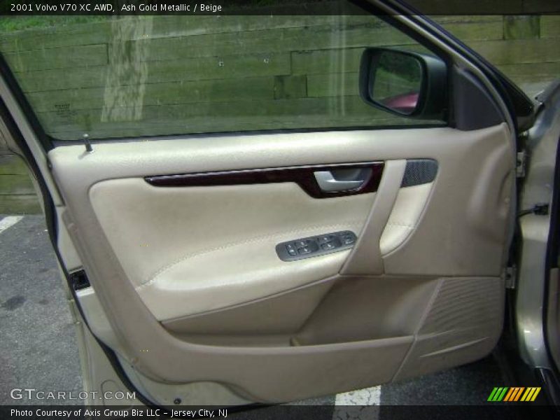 Ash Gold Metallic / Beige 2001 Volvo V70 XC AWD