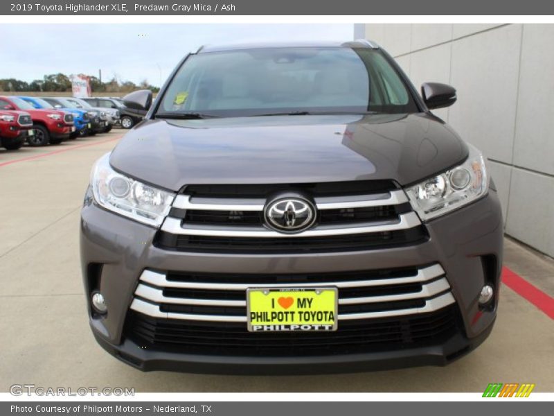 Predawn Gray Mica / Ash 2019 Toyota Highlander XLE