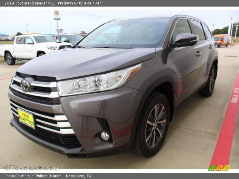 Predawn Gray Mica / Ash 2019 Toyota Highlander XLE