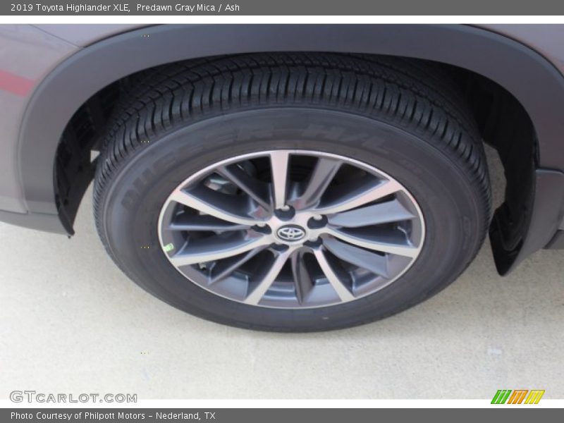 Predawn Gray Mica / Ash 2019 Toyota Highlander XLE