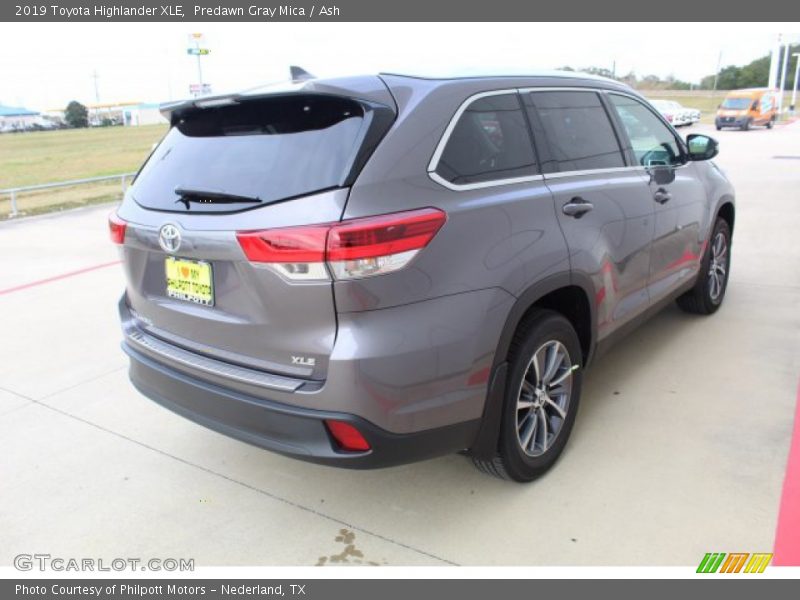 Predawn Gray Mica / Ash 2019 Toyota Highlander XLE