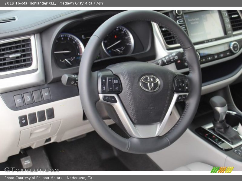 Predawn Gray Mica / Ash 2019 Toyota Highlander XLE