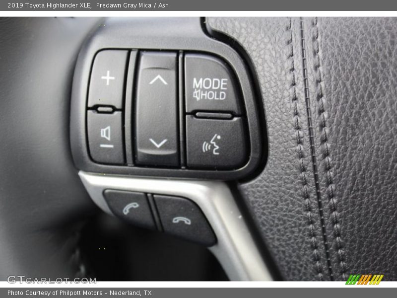 Predawn Gray Mica / Ash 2019 Toyota Highlander XLE
