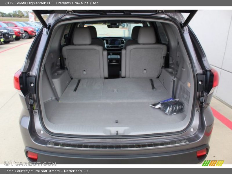 Predawn Gray Mica / Ash 2019 Toyota Highlander XLE