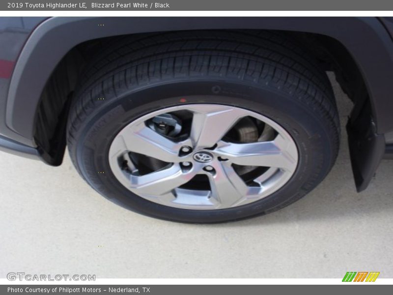 Blizzard Pearl White / Black 2019 Toyota Highlander LE