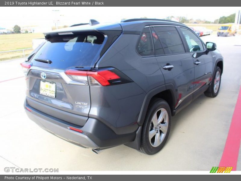 Blizzard Pearl White / Black 2019 Toyota Highlander LE