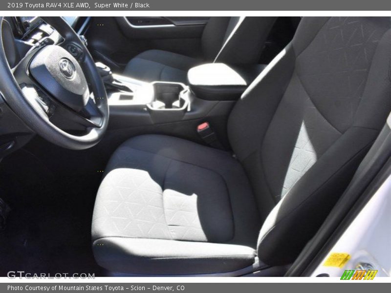 Super White / Black 2019 Toyota RAV4 XLE AWD
