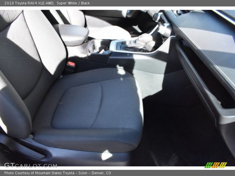 Super White / Black 2019 Toyota RAV4 XLE AWD