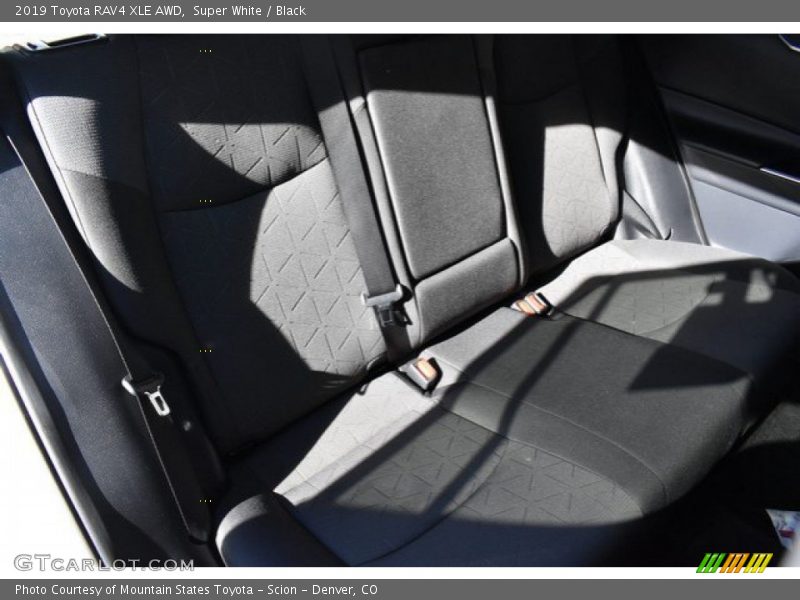 Super White / Black 2019 Toyota RAV4 XLE AWD