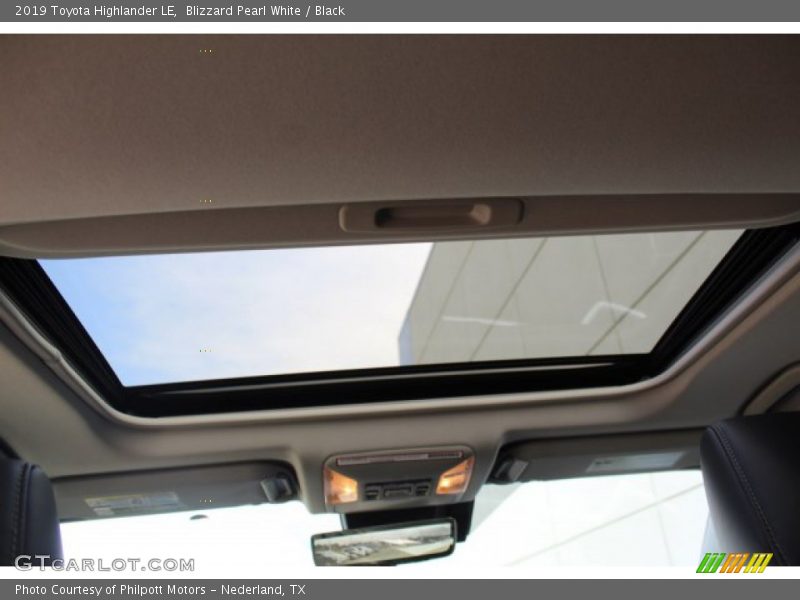 Blizzard Pearl White / Black 2019 Toyota Highlander LE