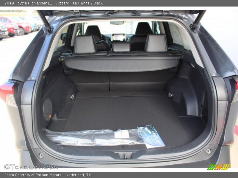 Blizzard Pearl White / Black 2019 Toyota Highlander LE