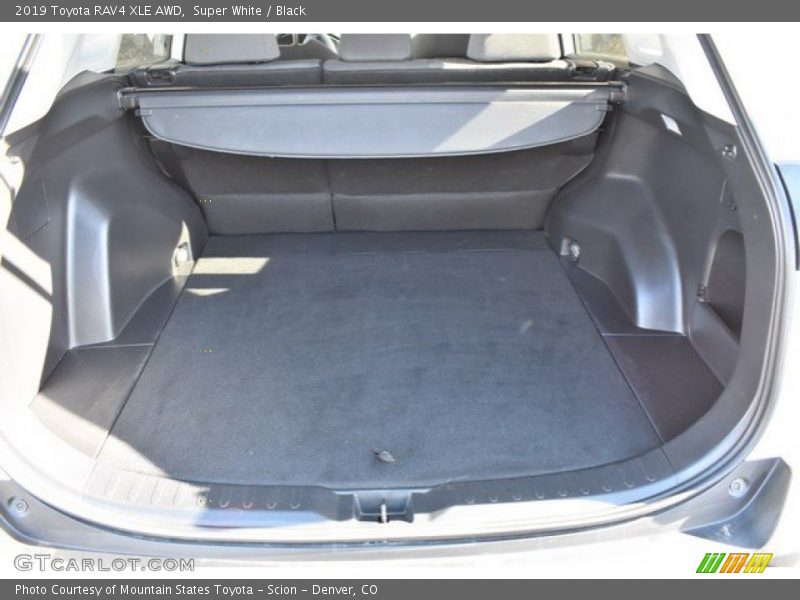Super White / Black 2019 Toyota RAV4 XLE AWD
