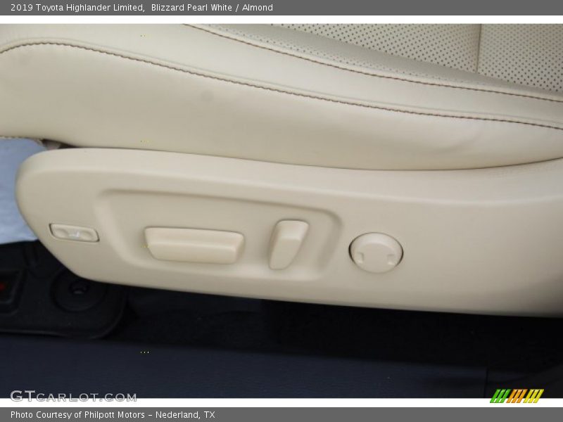 Blizzard Pearl White / Almond 2019 Toyota Highlander Limited