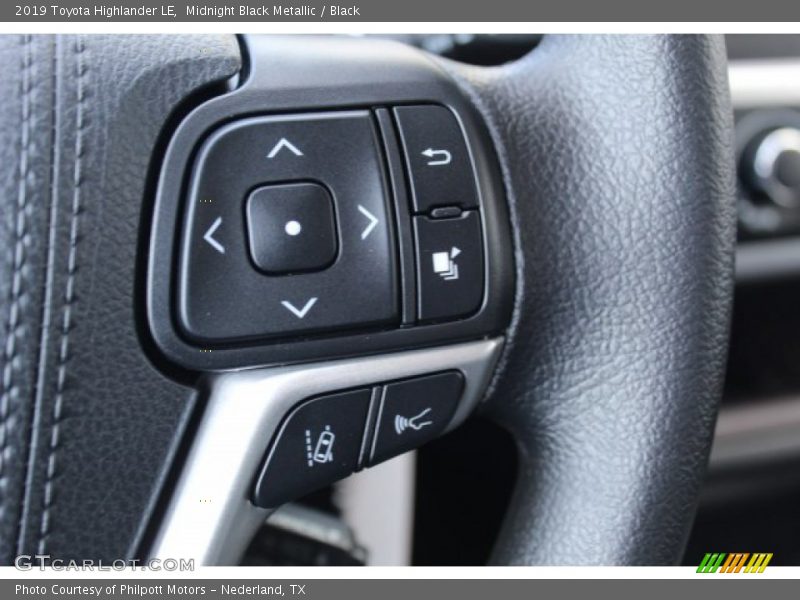 Midnight Black Metallic / Black 2019 Toyota Highlander LE