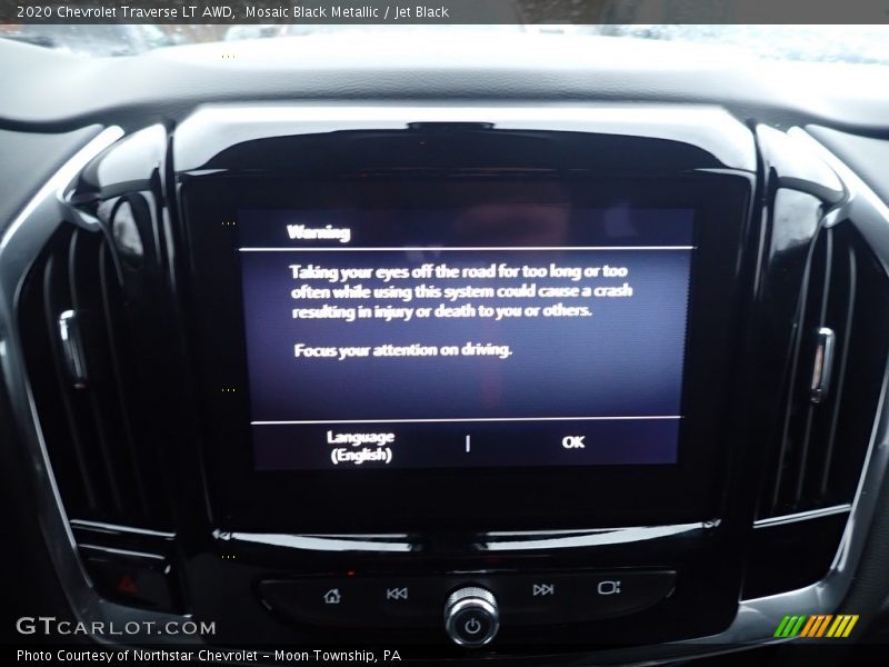 Mosaic Black Metallic / Jet Black 2020 Chevrolet Traverse LT AWD