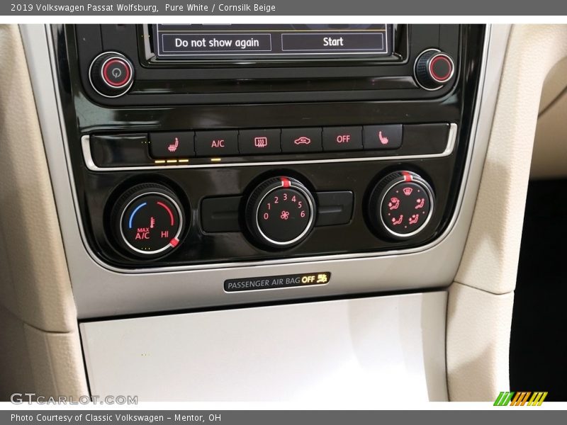 Controls of 2019 Passat Wolfsburg