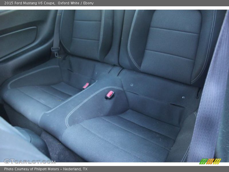 Oxford White / Ebony 2015 Ford Mustang V6 Coupe
