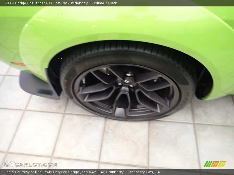 Sublime / Black 2019 Dodge Challenger R/T Scat Pack Widebody