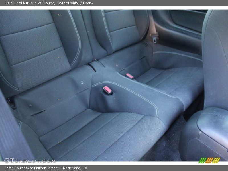 Oxford White / Ebony 2015 Ford Mustang V6 Coupe