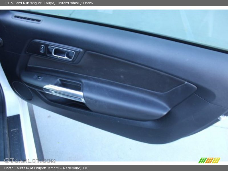 Oxford White / Ebony 2015 Ford Mustang V6 Coupe
