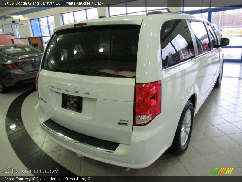 White Knuckle / Black 2019 Dodge Grand Caravan SXT