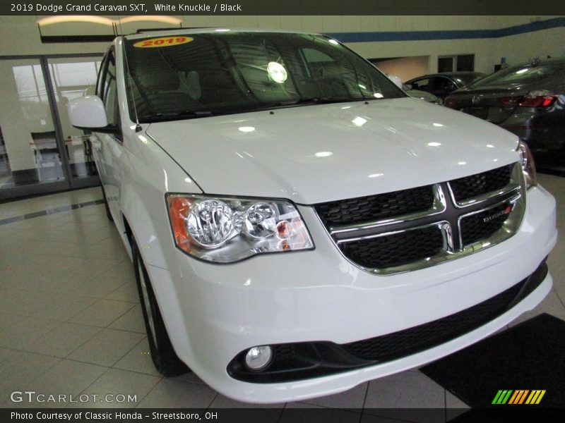 White Knuckle / Black 2019 Dodge Grand Caravan SXT