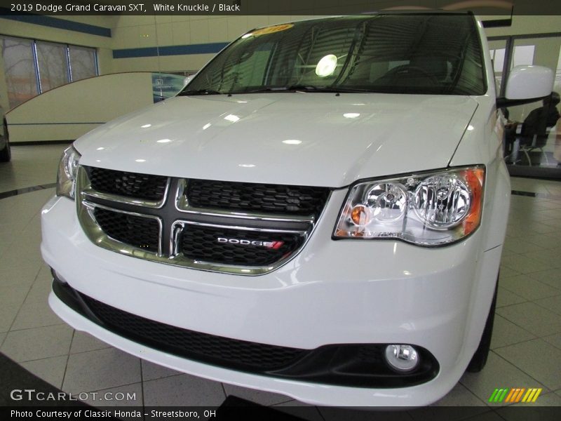 White Knuckle / Black 2019 Dodge Grand Caravan SXT