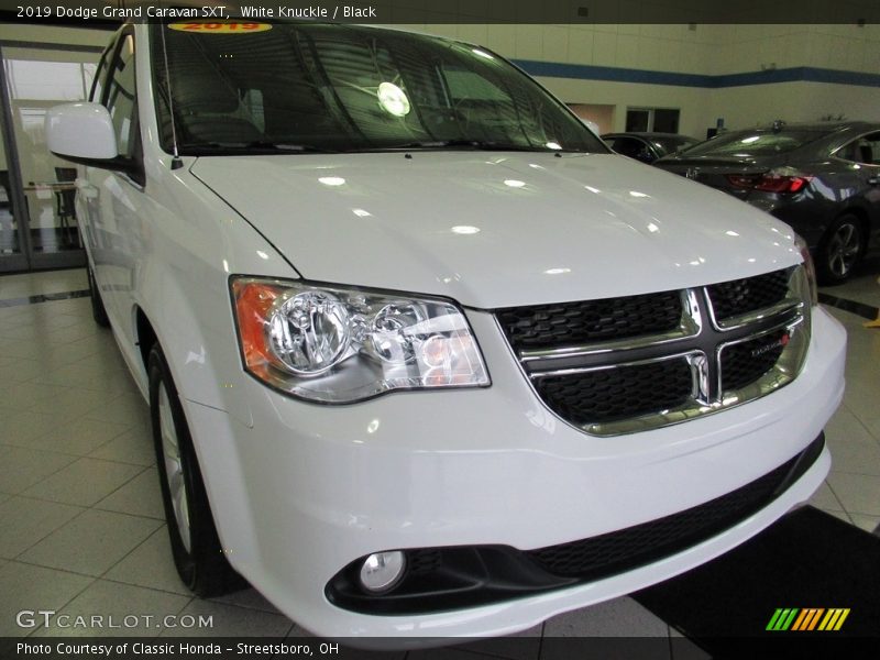White Knuckle / Black 2019 Dodge Grand Caravan SXT