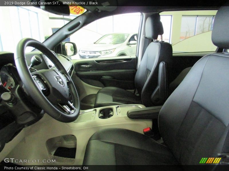 White Knuckle / Black 2019 Dodge Grand Caravan SXT
