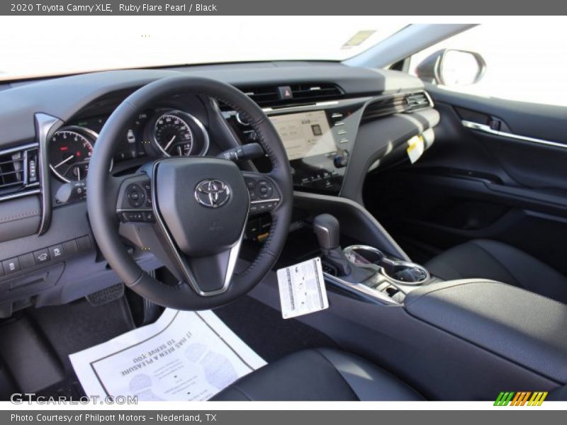 Ruby Flare Pearl / Black 2020 Toyota Camry XLE