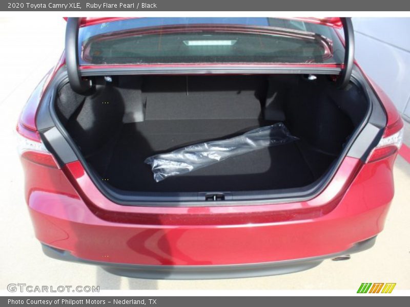 Ruby Flare Pearl / Black 2020 Toyota Camry XLE