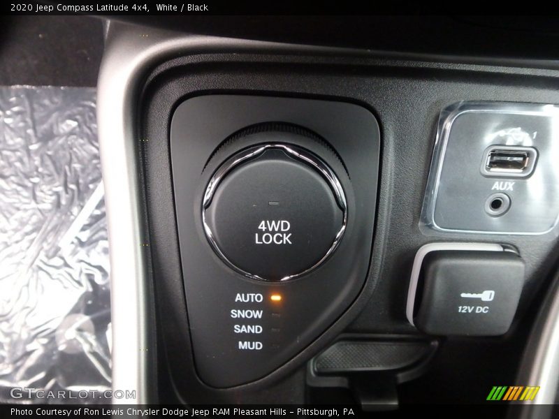 White / Black 2020 Jeep Compass Latitude 4x4