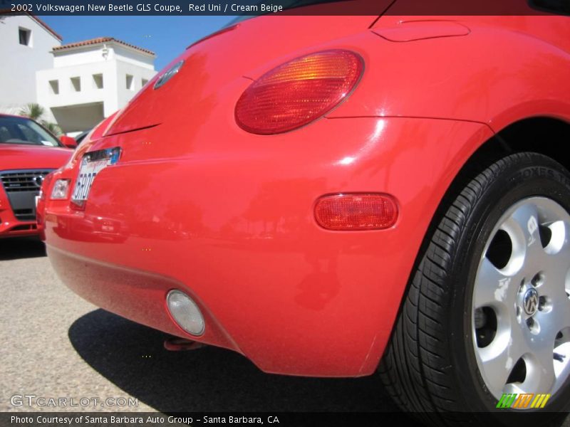 Red Uni / Cream Beige 2002 Volkswagen New Beetle GLS Coupe