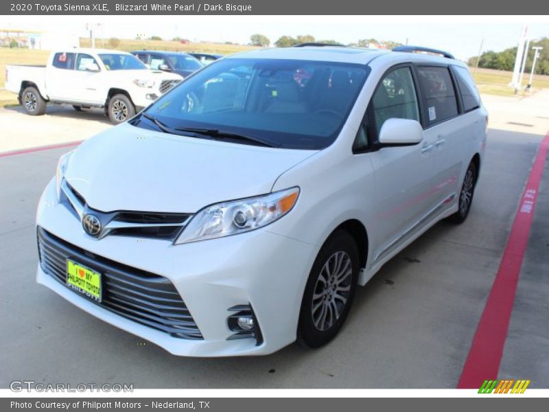 Blizzard White Pearl / Dark Bisque 2020 Toyota Sienna XLE
