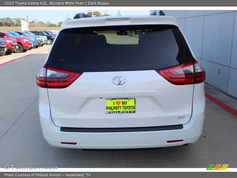 Blizzard White Pearl / Dark Bisque 2020 Toyota Sienna XLE