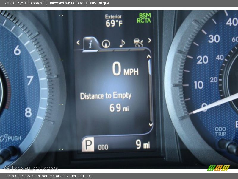 Blizzard White Pearl / Dark Bisque 2020 Toyota Sienna XLE