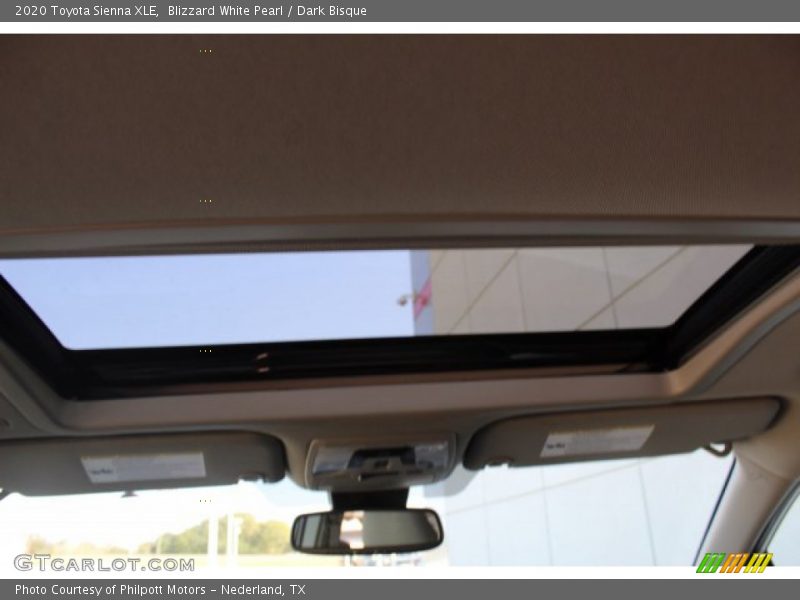 Blizzard White Pearl / Dark Bisque 2020 Toyota Sienna XLE