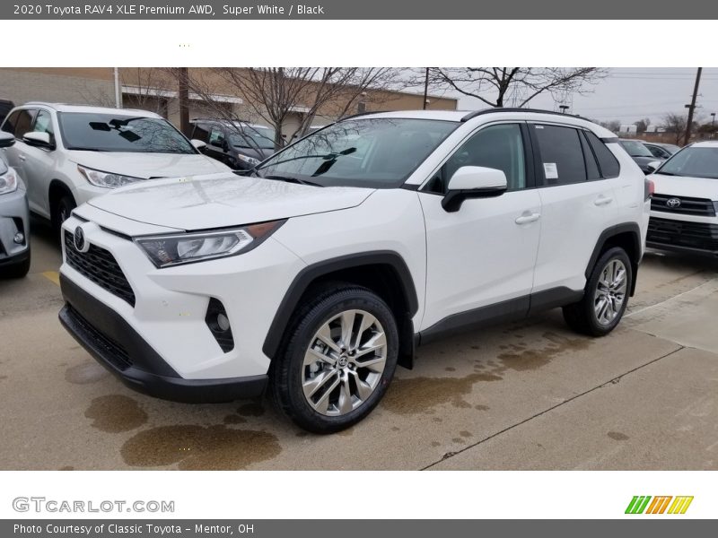Front 3/4 View of 2020 RAV4 XLE Premium AWD